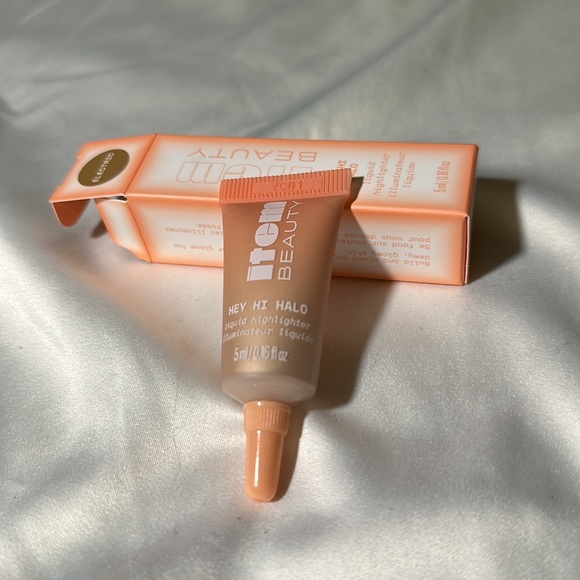 3/$10 Item Beauty Hey Hi Halo Highlighter - Picture 2 of 6